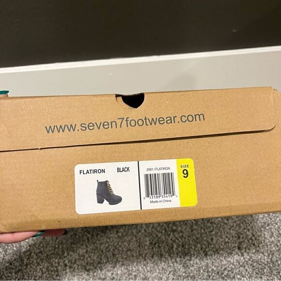 SEVEN7 Women's Flatiron Lug Sole Boots - Picture 6 of 13